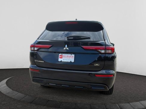 Used 2024 Mitsubishi Outlander SE Black Edition FWD image 5