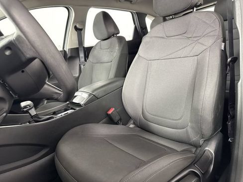 Used 2025 Hyundai Tucson SE AWD/4WD image 18