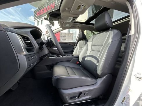 Certified 2023 Nissan Rogue SV w/ SV Premium B Package AWD/4WD image 11