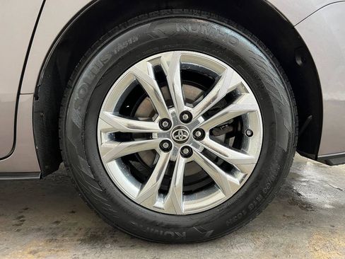 Used 2021 Toyota Sienna XSE AWD/4WD image 31