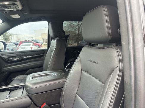Used 2022 GMC Yukon Denali image 28