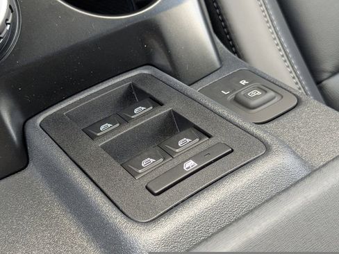 New 2025 Ford Bronco Outer Banks w/ Sasquatch Package image 26