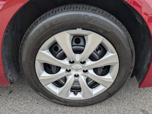Used 2025 Toyota Corolla LE FWD image 12
