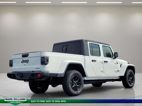 Used 2021 Jeep Gladiator Sport AWD/4WD image 4