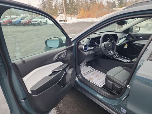 New 2026 Chevrolet Trax LT w/ LT Convenience Package image 10