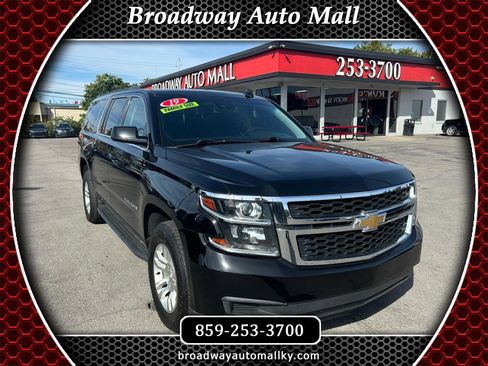 Used 2019 Chevrolet Suburban LT image 1