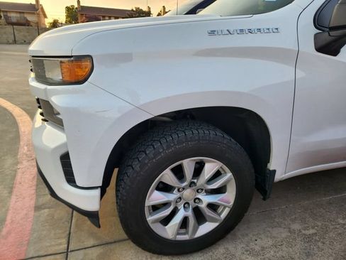 Used 2020 Chevrolet Silverado 1500 Custom w/ Custom Value Package AWD/4WD image 7