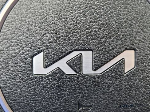 Certified 2025 Kia Sportage EX image 30