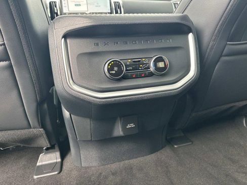 New 2025 Ford Expedition Platinum w/ Stealth Performance Package image 22