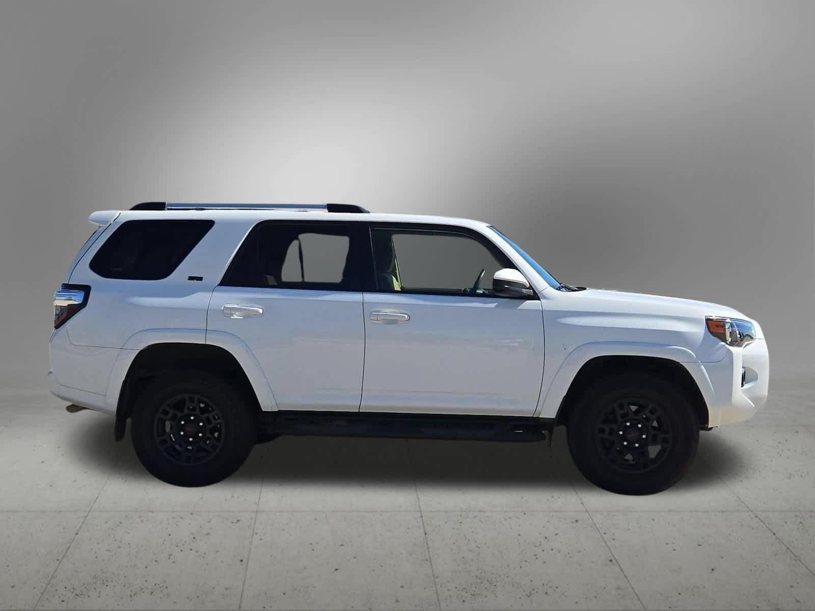 Used 2023 Toyota 4Runner SR5 AWD/4WD image 7