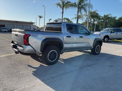 Used 2024 Toyota Tacoma TRD Off-Road AWD/4WD image 13