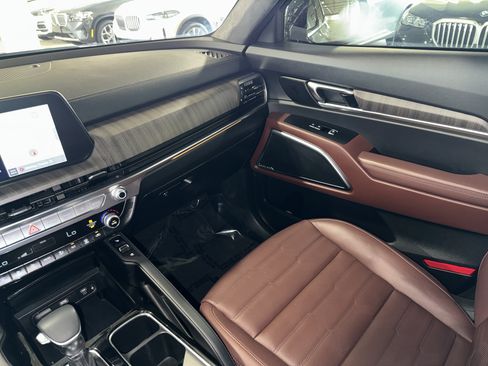 Used 2025 Kia Telluride SX Prestige AWD/4WD image 31