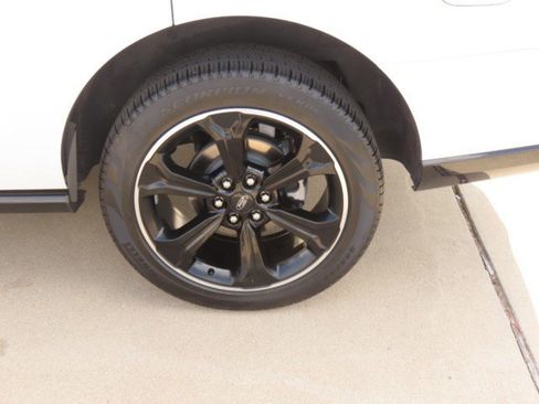 Certified 2024 Ford Expedition Limited image 16