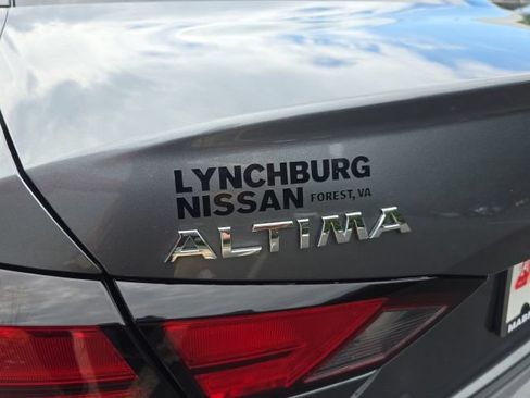 Used 2019 Nissan Altima 2.5 SR FWD image 10