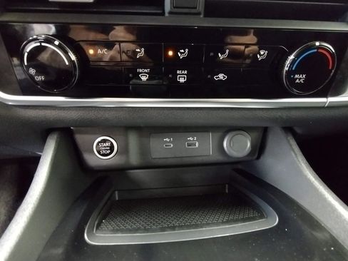 Used 2023 Nissan Rogue S AWD/4WD image 28