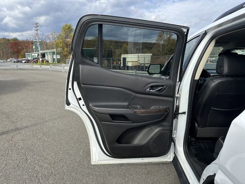 Used 2020 GMC Acadia Denali image 27