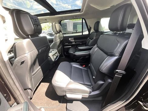 Used 2026 Ford Expedition Platinum w/ Driver's Package AWD/4WD image 34