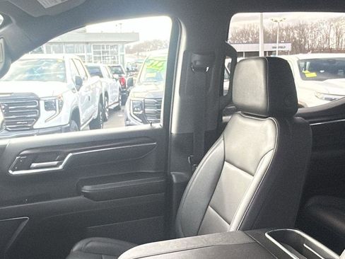 Used 2023 GMC Sierra 1500 SLT image 31