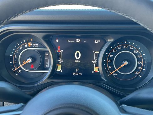 Used 2025 Jeep Gladiator Mojave w/ Safety Group image 39