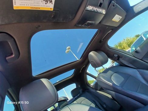 Used 2019 Mercedes-Benz C 300 Sedan image 18