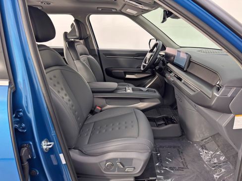 Used 2024 Kia EV9 Wind image 15