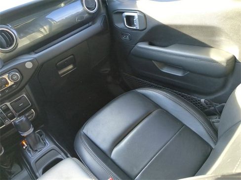 Used 2020 Jeep Wrangler Unlimited Sahara image 19