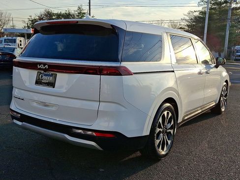 Used 2022 Kia Carnival EX FWD image 9