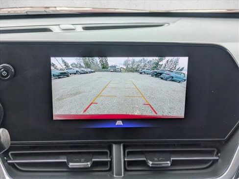 Used 2025 Chevrolet Trax LT image 18