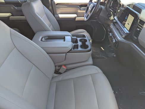 Used 2025 GMC Sierra 1500 SLT RWD image 11