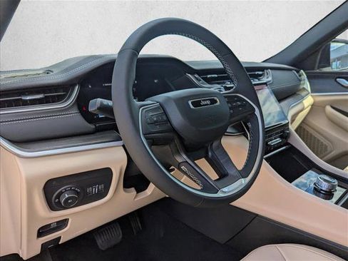 New 2025 Jeep Grand Cherokee Limited image 19