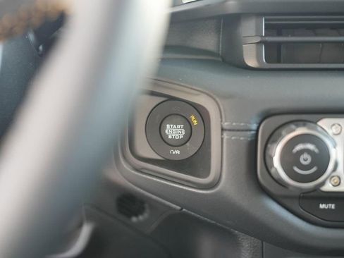 Used 2024 Jeep Wrangler Unlimited Sahara image 13