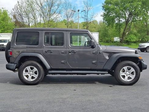 Used 2022 Jeep Wrangler Unlimited Sport w/ Sun And Sound Package AWD/4WD image 10