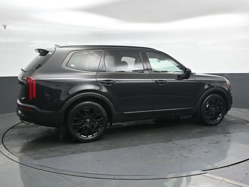 Used 2022 Kia Telluride SX w/ SX Prestige Package AWD/4WD image 3
