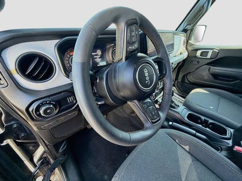 Used 2024 Jeep Wrangler Unlimited Sport AWD/4WD image 10