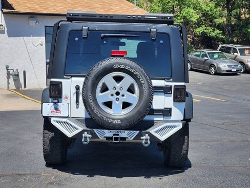 Used 2014 Jeep Wrangler Unlimited Sport w/ Quick Order Package 24S AWD/4WD image 10
