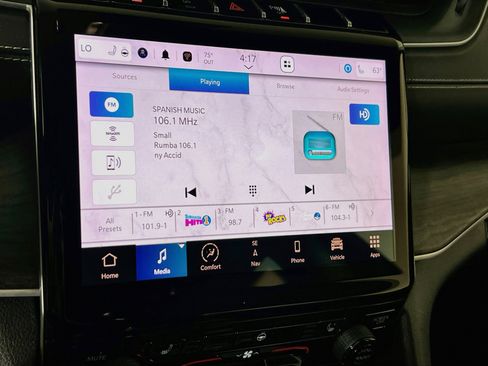 Used 2023 Jeep Grand Cherokee Limited AWD/4WD image 15