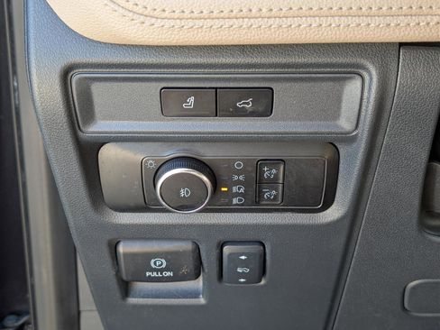 Used 2024 Ford Expedition Max Limited image 22