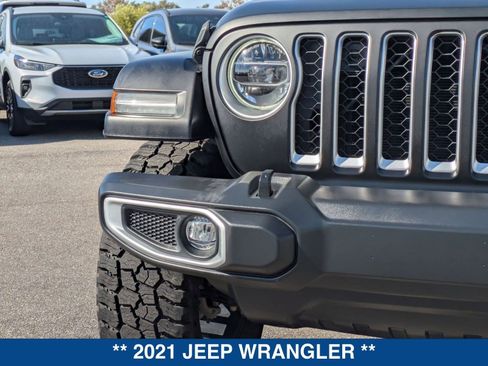 Used 2021 Jeep Wrangler Unlimited Sahara image 9