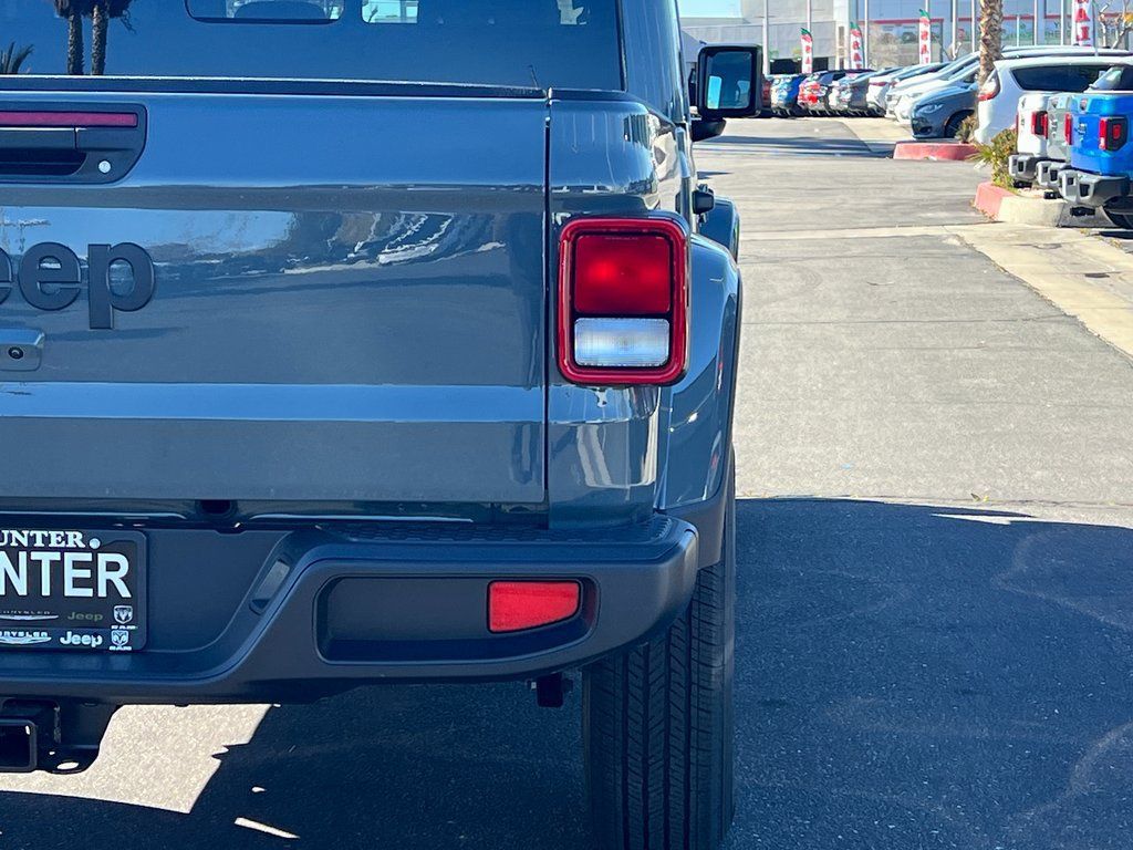 New 2026 Jeep Gladiator Sport AWD/4WD image 7