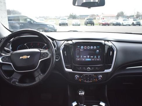 Used 2019 Chevrolet Traverse RS image 39