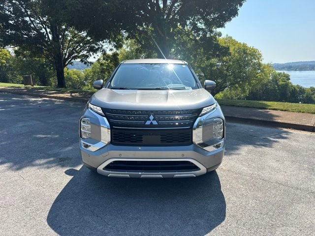 Used 2022 Mitsubishi Outlander SEL Black Edition FWD image 2