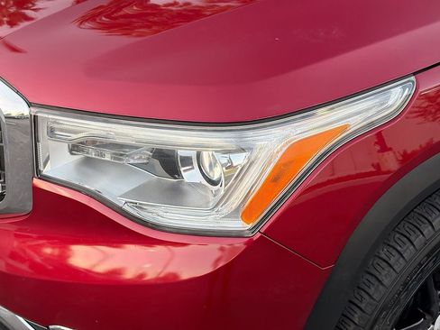 Used 2019 GMC Acadia SLT w/ LPO, Floor Liner Package FWD image 9