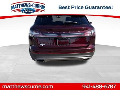 Used 2022 Lincoln Nautilus FWD image 5