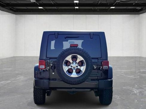 Used 2016 Jeep Wrangler Unlimited Sahara AWD/4WD image 6