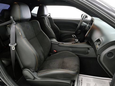 Used 2022 Dodge Challenger R/T Scat Pack RWD image 17