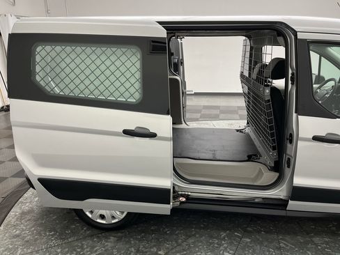 Used 2022 Ford Transit Connect XLT FWD image 7
