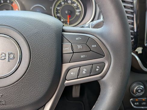 Used 2022 Jeep Cherokee Limited AWD/4WD image 21