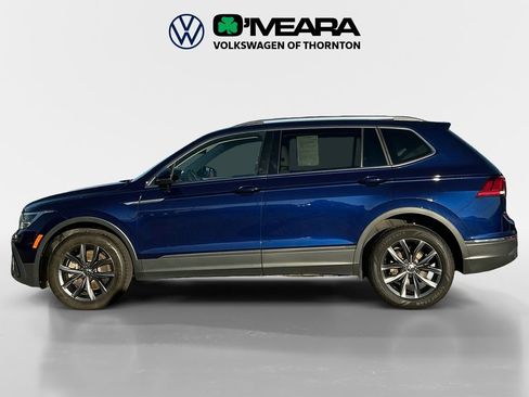 Used 2022 Volkswagen Tiguan SE w/ Panoramic Sunroof Package image 2