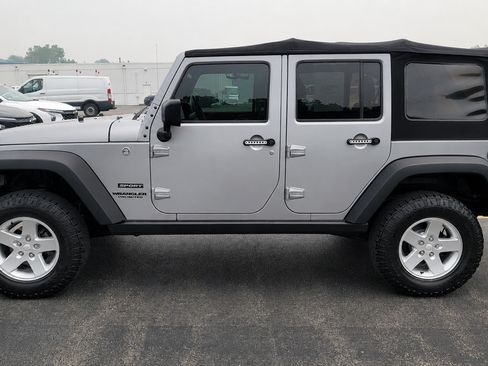 Used 2016 Jeep Wrangler Unlimited Sport w/ Quick Order Package 24S AWD/4WD image 3