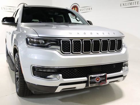 Used 2024 Jeep Wagoneer L Series II w/ Flexible Seating Group image 24